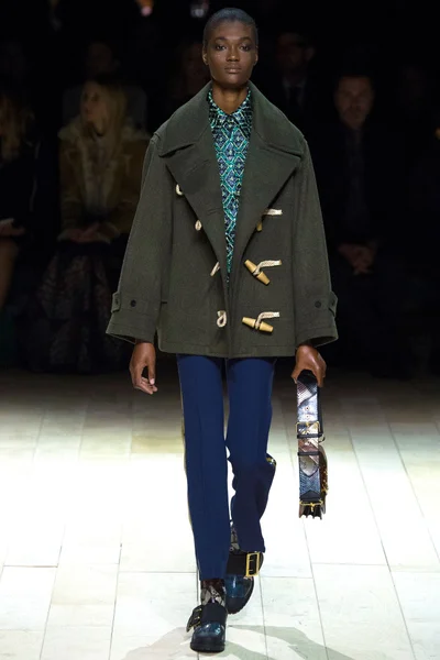 Look 123